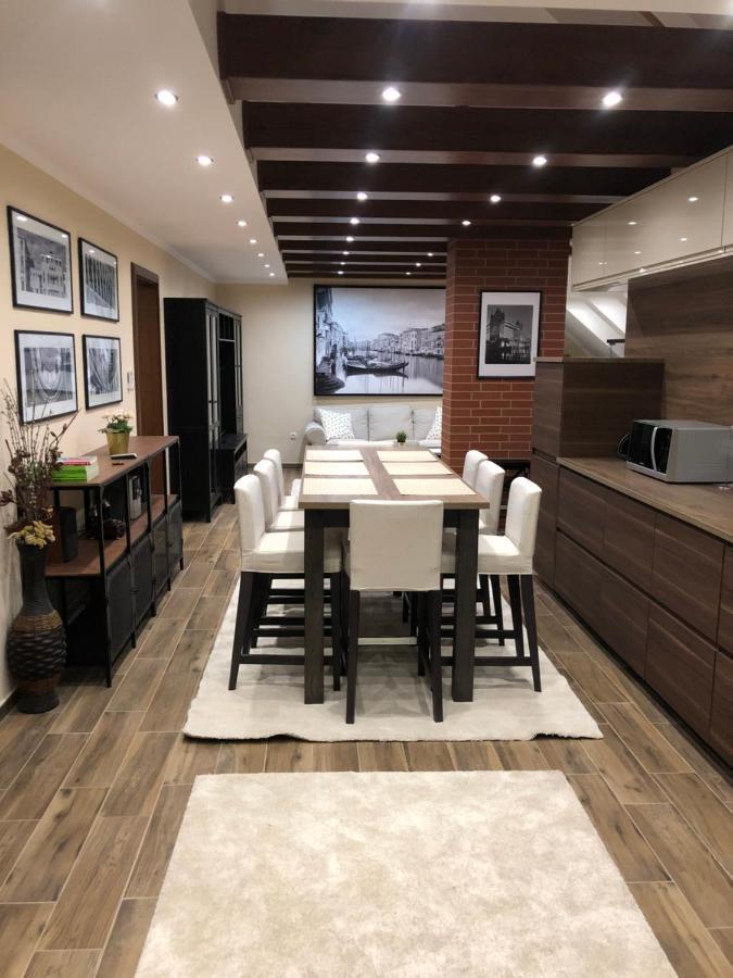 Galeria Apartmanhaz เคสเท ภายนอก รูปภาพ